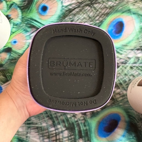 Brumate Glitter Violet 20oz Imperial Pint with Muv lid - Picture 6 of 7